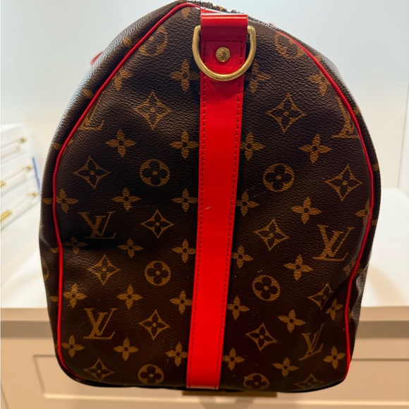 Louis Vuitton Monogram and Red Trim Keepall Bandouliere 50 - Picture 4 of 12
